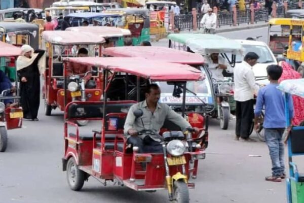 Jaipur Municipal Corporation Sets Parking Spaces for E-Rickshaws Amid Rising Numbers Jaipur Municipal Corporation Sets Parking Spaces for E-Rickshaws Amid Rising Numbers