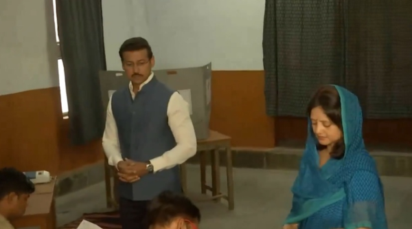 Rajasthan Minister Rajyavardhan Rathore Casts His Vote in Jaipur