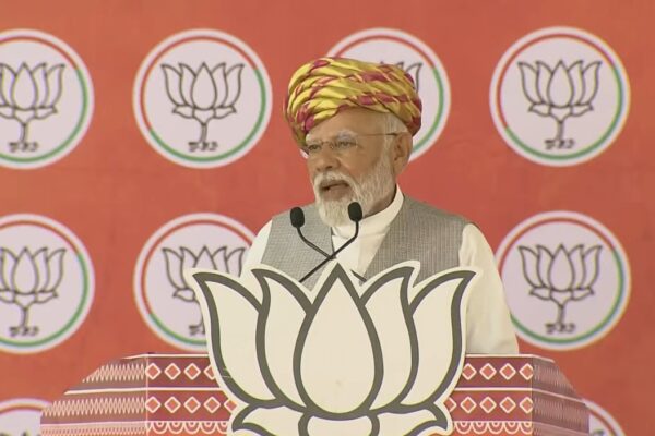 PM Modi Criticizes Congress’s Election Strategies in Jamnagar Rally